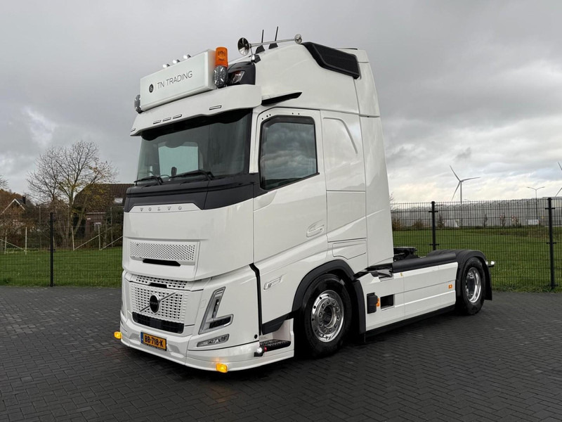 Volvo FH 13.460XL NEW, FULL AIR, ALCOA, HYDRAULIC, XL, SHOW, FULL. - Cabeza tractora: foto 2 Volvo FH 13.460XL NEW, FULL AIR, ALCOA, HYDRAULIC, XL, SHOW, FULL. - Cabeza tractora: foto 2
