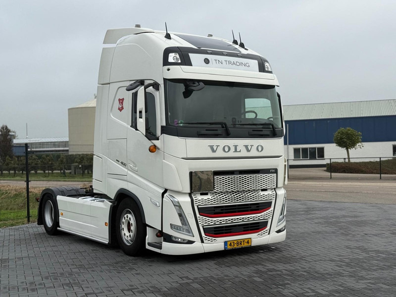 Volvo FH 13.460XL Turbocompound, leer, vollucht, 2 tanks, dubbel glas, vol spoiler. - Cabeza tractora: foto 1 Volvo FH 13.460XL Turbocompound, leer, vollucht, 2 tanks, dubbel glas, vol spoiler. - Cabeza tractora: foto 1
