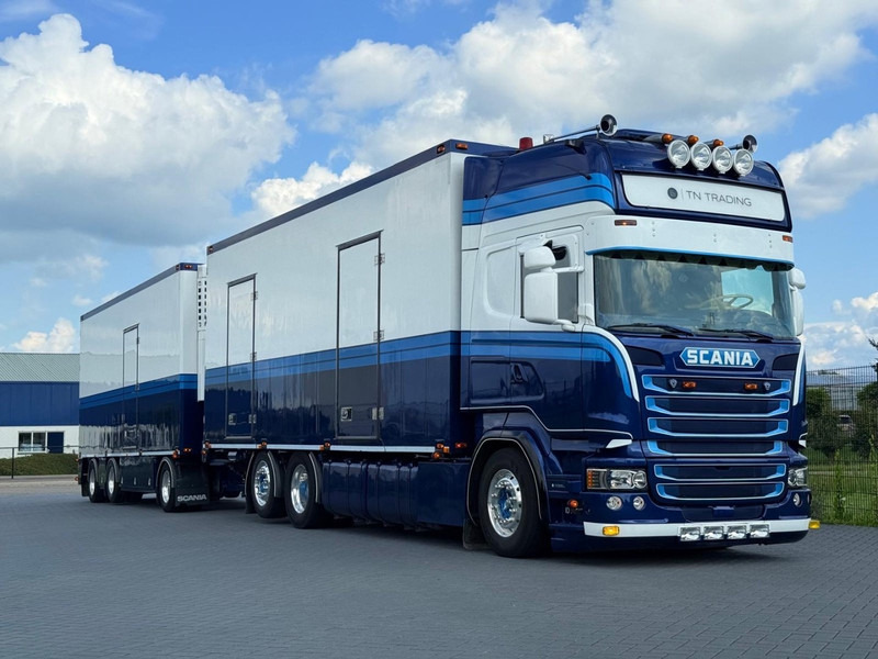 Scania R450 SHOW COMBI, SPECIAL INTERIOR, LIKE NEW, LOW MILEAGE. - Camión caja cerrada: foto 1 Scania R450 SHOW COMBI, SPECIAL INTERIOR, LIKE NEW, LOW MILEAGE. - Camión caja cerrada: foto 1