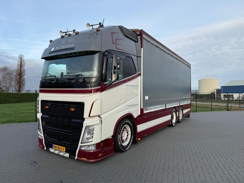 Volvo FH 13.500XL SHOW TRUCK, SPECIAL INTERIOR, TOP STAAT, VOLLUCHT, LAGE KM. - Camión caja cerrada: foto 3 Volvo FH 13.500XL SHOW TRUCK, SPECIAL INTERIOR, TOP STAAT, VOLLUCHT, LAGE KM. - Camión caja cerrada: foto 3