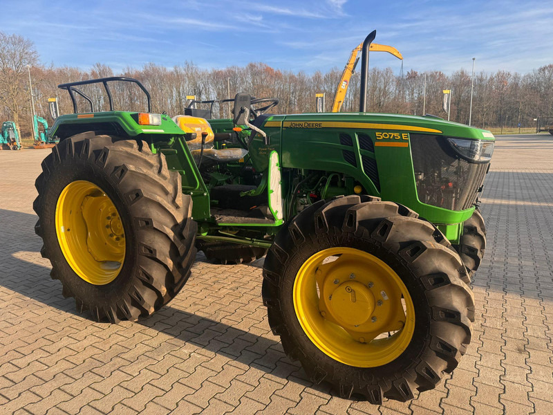 John Deere 5075E UNUSED, NO CE, ONLY FOR EXPORT! - Tractor: foto 4 John Deere 5075E UNUSED, NO CE, ONLY FOR EXPORT! - Tractor: foto 4
