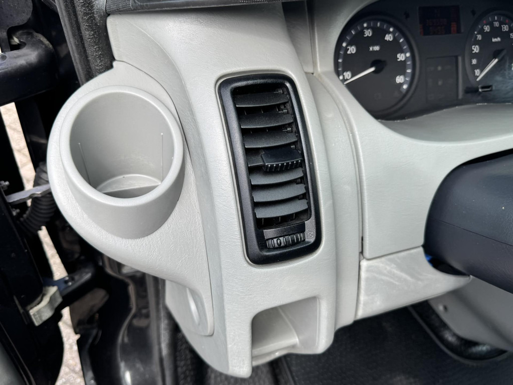 Furgoneta pequeña Renault Trafic-2.0 dCi T27 L1H1Navigatie Bleutooth Airco Elektrische ramen: foto 17