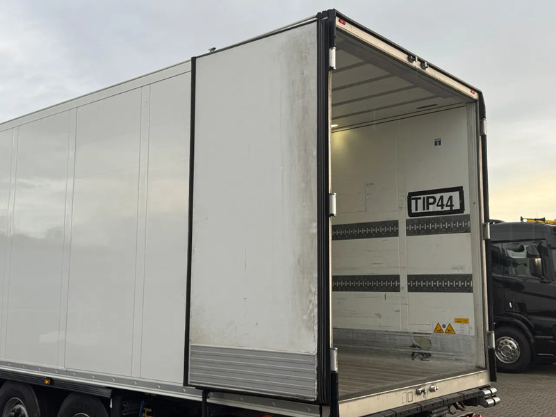 Semirremolque frigorífico Schmitz Cargobull Thermo King SLXi 300 only 3748 hours / Disc Brakes: foto 8