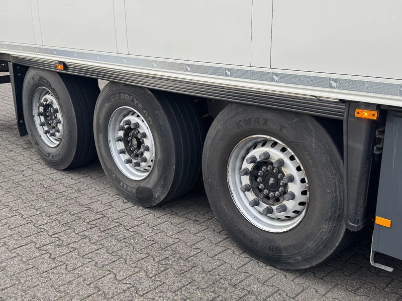 Semirremolque frigorífico Schmitz Cargobull Thermo King SLXi 300 only 3748 hours / Disc Brakes: foto 13