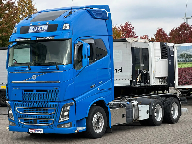 Volvo FH 16.750 6x4 Globe XL Chassis Retarder 3.90 Wb Full Air - Camión chasis: foto 1 Volvo FH 16.750 6x4 Globe XL Chassis Retarder 3.90 Wb Full Air - Camión chasis: foto 1