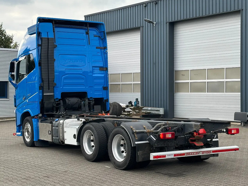 Volvo FH 16.750 6x4 Globe XL Chassis Retarder 3.90 Wb Full Air - Camión chasis: foto 4 Volvo FH 16.750 6x4 Globe XL Chassis Retarder 3.90 Wb Full Air - Camión chasis: foto 4