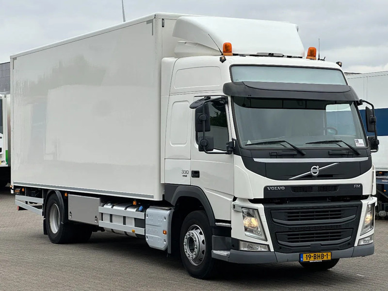 Volvo FM 330 4x2 Gesloten Opbouw / Euro 6 / 3T Laadklep / Bakverwarming / Apk! - Camión caja cerrada: foto 2 Volvo FM 330 4x2 Gesloten Opbouw / Euro 6 / 3T Laadklep / Bakverwarming / Apk! - Camión caja cerrada: foto 2