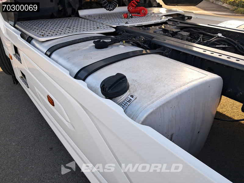 Cabeza tractora DAF XG 4X2 Retarder 2xTanks ACC LED Standklima Euro 6: foto 6 Cabeza tractora DAF XG 4X2 Retarder 2xTanks ACC LED Standklima Euro 6: foto 6