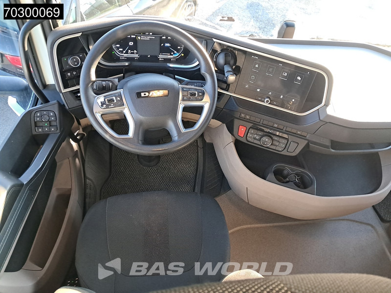 Cabeza tractora DAF XG 4X2 Retarder 2xTanks ACC LED Standklima Euro 6: foto 18 Cabeza tractora DAF XG 4X2 Retarder 2xTanks ACC LED Standklima Euro 6: foto 18