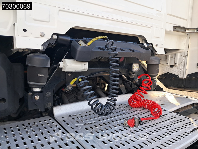 Cabeza tractora DAF XG 4X2 Retarder 2xTanks ACC LED Standklima Euro 6: foto 5 Cabeza tractora DAF XG 4X2 Retarder 2xTanks ACC LED Standklima Euro 6: foto 5