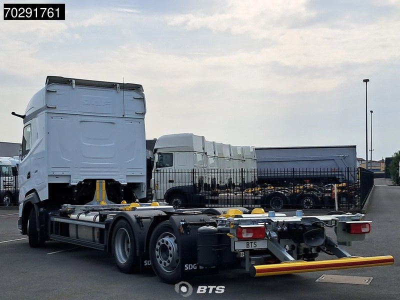DAF XG 480 6X2 NEW!! BDF Maxi Lift+Steering Axle Automatic Euro 6 - Camión portacontenedore/ Intercambiable: foto 2 DAF XG 480 6X2 NEW!! BDF Maxi Lift+Steering Axle Automatic Euro 6 - Camión portacontenedore/ Intercambiable: foto 2