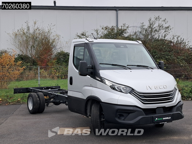 Furgoneta nuevo Iveco Daily 35C21 Neu! 3.0L 2025-Modell Automatik 210PS Radstand 410 Fahrgestell Doppelbereifung LED ACC Klima Euro6 Chassis A/C: foto 18 Furgoneta nuevo Iveco Daily 35C21 Neu! 3.0L 2025-Modell Automatik 210PS Radstand 410 Fahrgestell Doppelbereifung LED ACC Klima Euro6 Chassis A/C: foto 18
