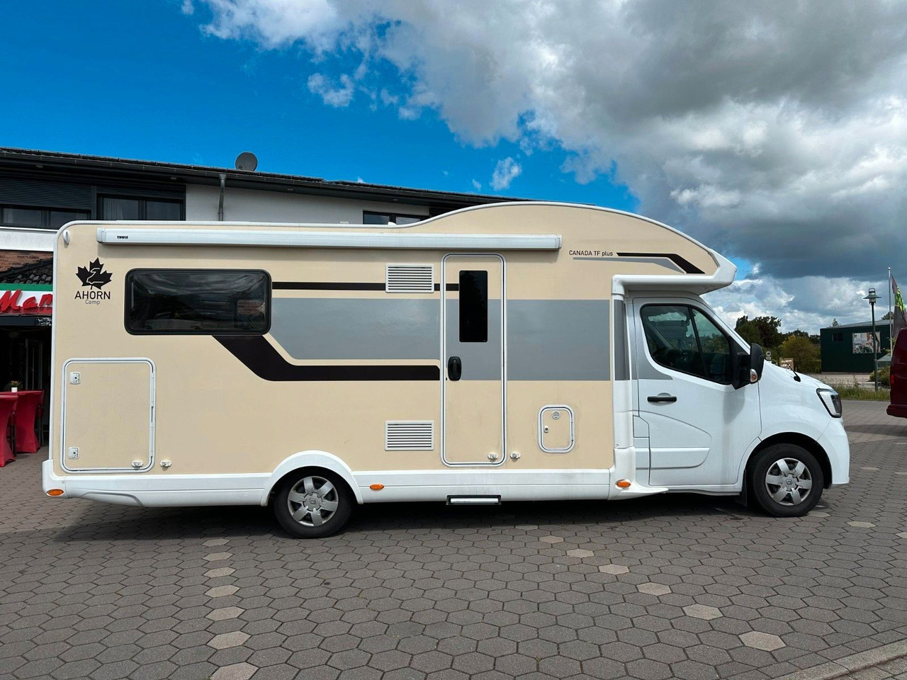 Ahorn Canada TF Plus /1. Hand / Einzelbetten / Hubbett - Autocaravana perfilada: foto 3 Ahorn Canada TF Plus /1. Hand / Einzelbetten / Hubbett - Autocaravana perfilada: foto 3