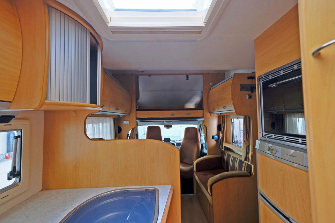 Autocaravana capuchina Cristall A 670 G/Automatik/Festbett/Garage/Solar/Markise: foto 8