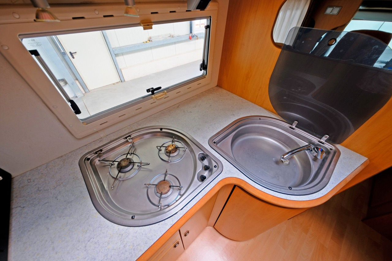 Autocaravana capuchina Cristall A 670 G/Automatik/Festbett/Garage/Solar/Markise: foto 13
