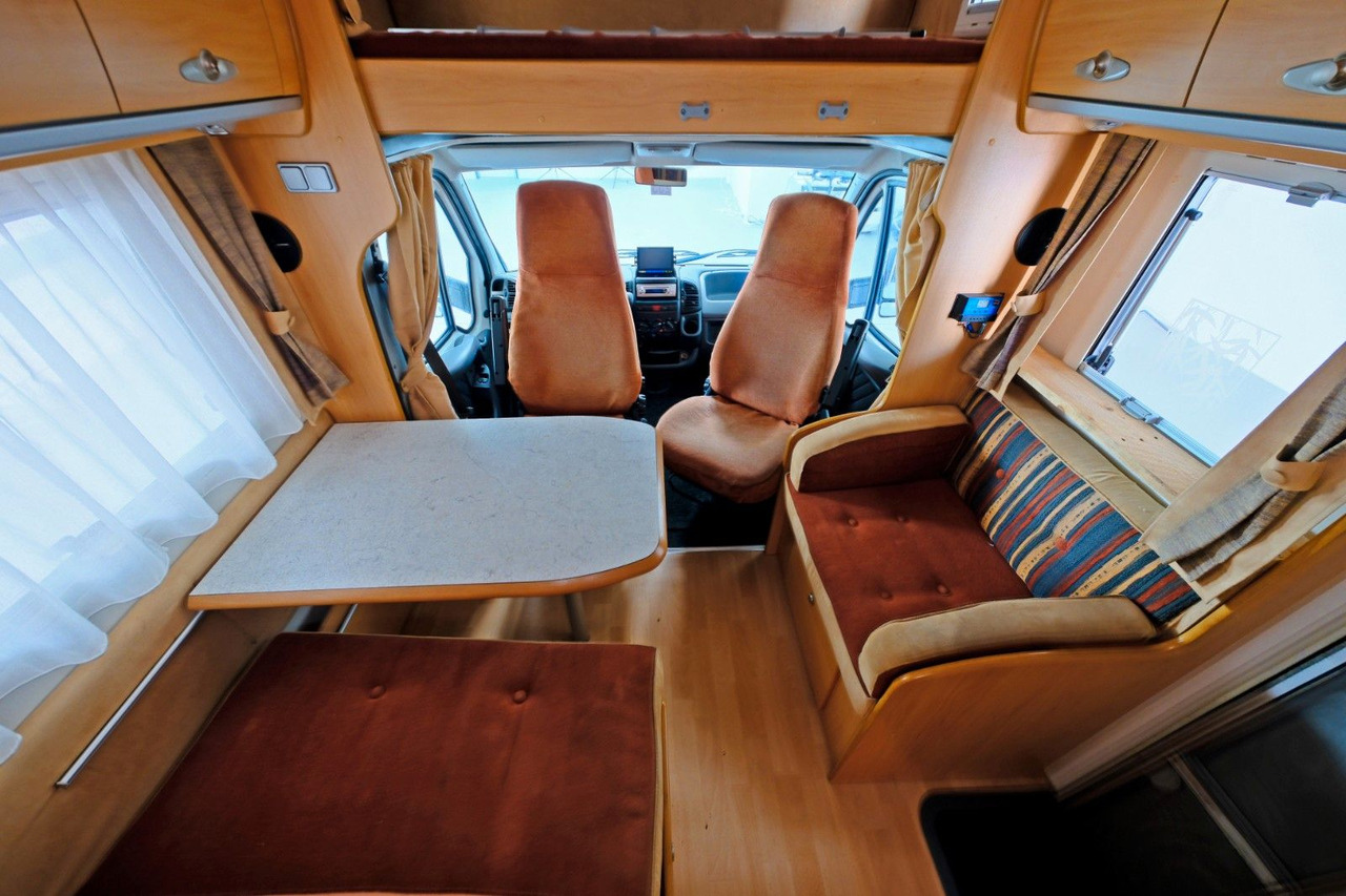 Autocaravana capuchina Cristall A 670 G/Automatik/Festbett/Garage/Solar/Markise: foto 7