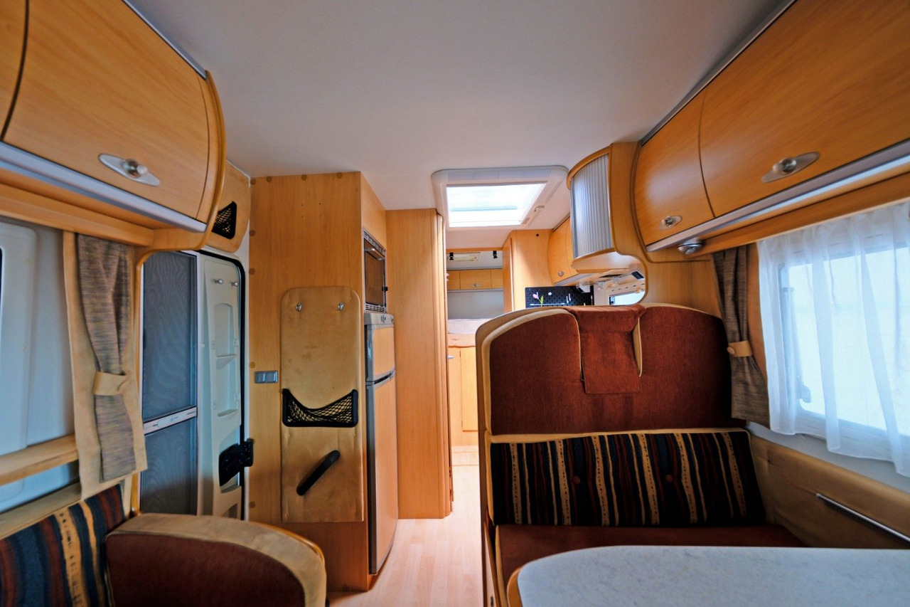 Autocaravana capuchina Cristall A 670 G/Automatik/Festbett/Garage/Solar/Markise: foto 9