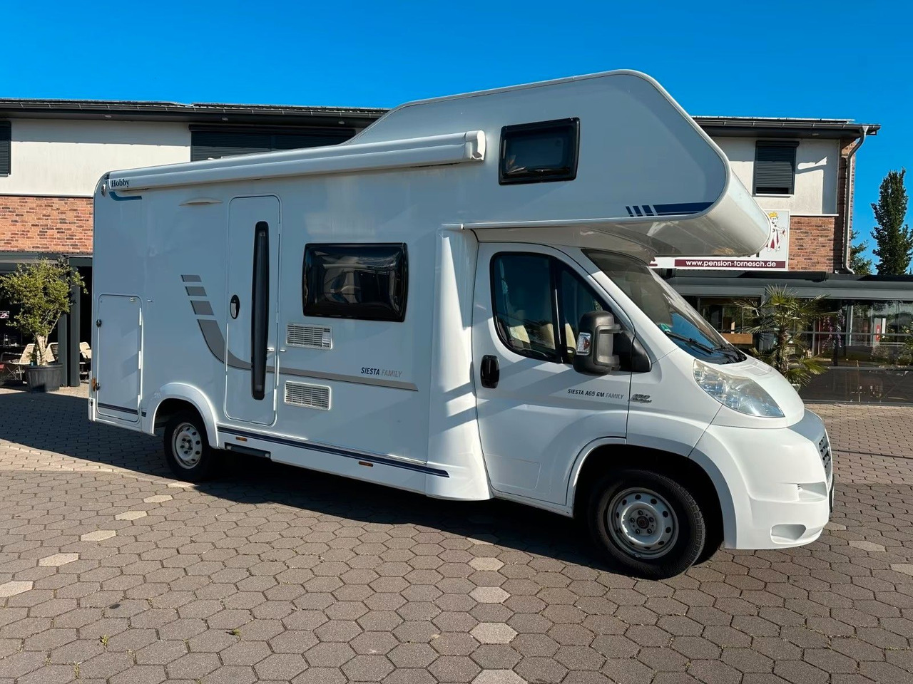 Hobby Siesta Family A 65 GM/Etagenbetten/Garage/Klima - Autocaravana capuchina: foto 2 Hobby Siesta Family A 65 GM/Etagenbetten/Garage/Klima - Autocaravana capuchina: foto 2