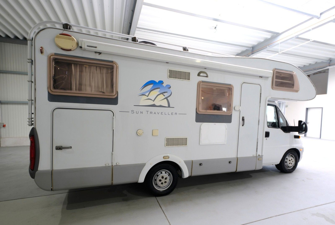 Knaus Sun Traveller 658 LG/Festbett/ DPF Grün/Garage - Autocaravana capuchina: foto 5 Knaus Sun Traveller 658 LG/Festbett/ DPF Grün/Garage - Autocaravana capuchina: foto 5