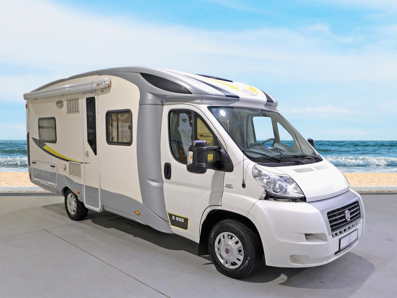 P.L.A. S 695 / Festbett / Klimaanlage / Finanzierung - Autocaravana perfilada: foto 1 P.L.A. S 695 / Festbett / Klimaanlage / Finanzierung - Autocaravana perfilada: foto 1