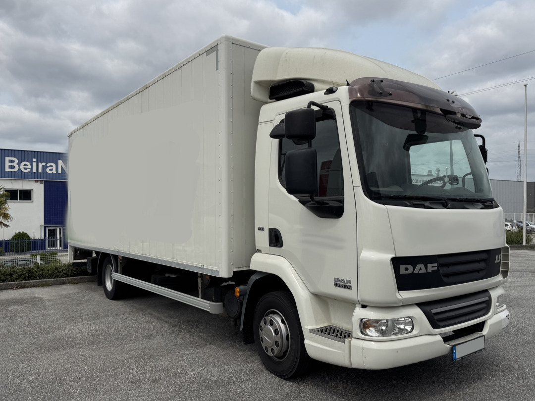DAF LF 160 45IV - Camión caja cerrada: foto 2 DAF LF 160 45IV - Camión caja cerrada: foto 2