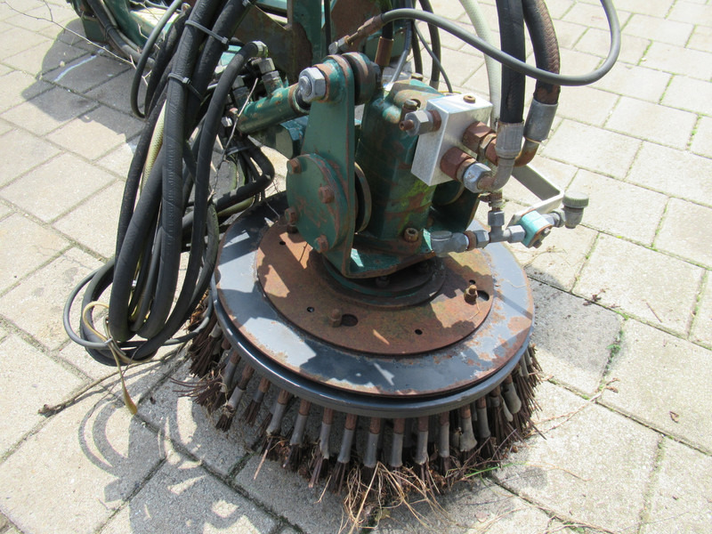 Burtec Borstelarm aanbouw - Barredora cucharón para Vehículo municipal: foto 5 Burtec Borstelarm aanbouw - Barredora cucharón para Vehículo municipal: foto 5