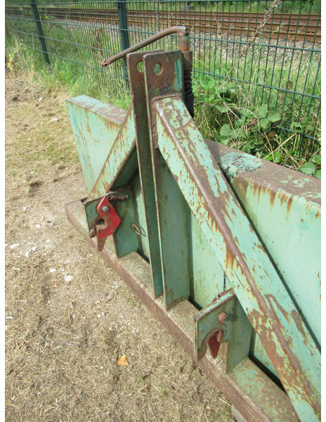 Grondbakje tbv Trekker 3-PT hef Kantelbaar - Cazo cargador: foto 5 Grondbakje tbv Trekker 3-PT hef Kantelbaar - Cazo cargador: foto 5