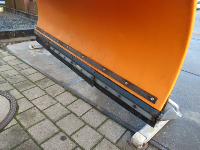 NIDO SNK 27 EPZ 240 270 CM, 24V HYDRO Schneepflug Snowplow Sneeuwploeg - Máquina quitanieve: foto 4 NIDO SNK 27 EPZ 240 270 CM, 24V HYDRO Schneepflug Snowplow Sneeuwploeg - Máquina quitanieve: foto 4