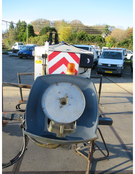 NIDO STRATOS B08-24 PALN Rotopower 0,8m3 + 350L Salzstreuer Saltspreader Zoutstrooier - Esparcidor de sal: foto 3 NIDO STRATOS B08-24 PALN Rotopower 0,8m3 + 350L Salzstreuer Saltspreader Zoutstrooier - Esparcidor de sal: foto 3