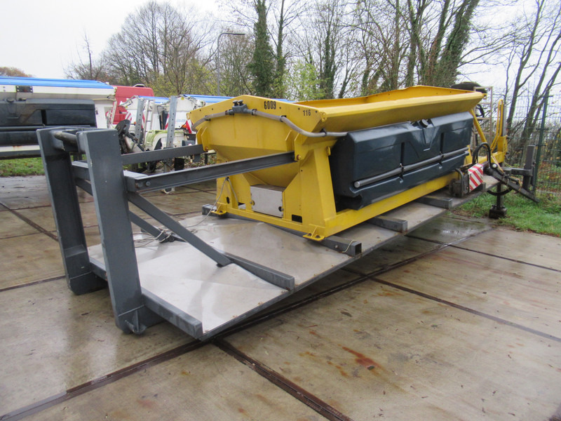 NIDO STRATOS B40-42 PALN Rotopower 4m3 + 2.200L Salzstreuer Saltspreader Zoutstrooier - Esparcidor de sal: foto 2 NIDO STRATOS B40-42 PALN Rotopower 4m3 + 2.200L Salzstreuer Saltspreader Zoutstrooier - Esparcidor de sal: foto 2