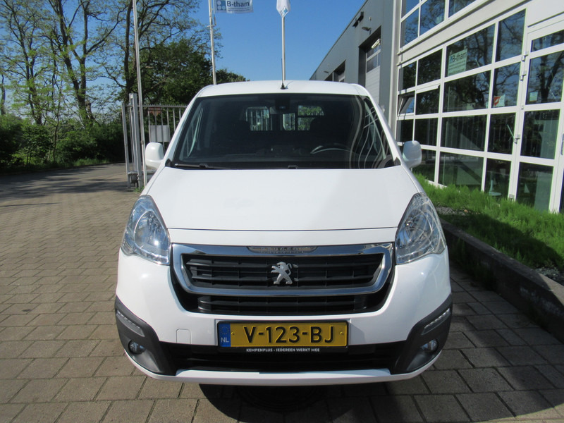 Peugeot Partner 120 1.6 BlueHDi 73KW L1Pro Automaat Galicia - Furgoneta pequeña: foto 5 Peugeot Partner 120 1.6 BlueHDi 73KW L1Pro Automaat Galicia - Furgoneta pequeña: foto 5