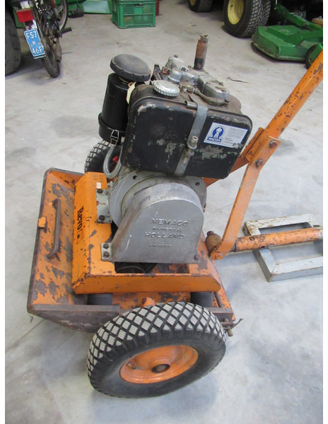 REVO Nemaco DM 3500 Hatz ES75 Diesel trilplaat - Plancha reversible: foto 2 REVO Nemaco DM 3500 Hatz ES75 Diesel trilplaat - Plancha reversible: foto 2