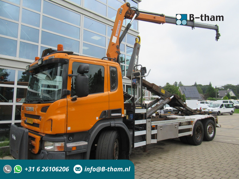 Scania P 320 B 6x2*4 + HMF 835 + HYVA Haakarm - Camión multibasculante, Camión grúa: foto 1 Scania P 320 B 6x2*4 + HMF 835 + HYVA Haakarm - Camión multibasculante, Camión grúa: foto 1