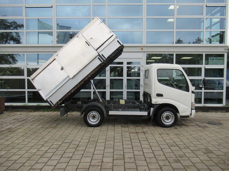 Toyota Dyna 100 3.0 D-4D 80KW Comfort Veegvuilkipper Tipper - Furgoneta basculante: foto 4 Toyota Dyna 100 3.0 D-4D 80KW Comfort Veegvuilkipper Tipper - Furgoneta basculante: foto 4
