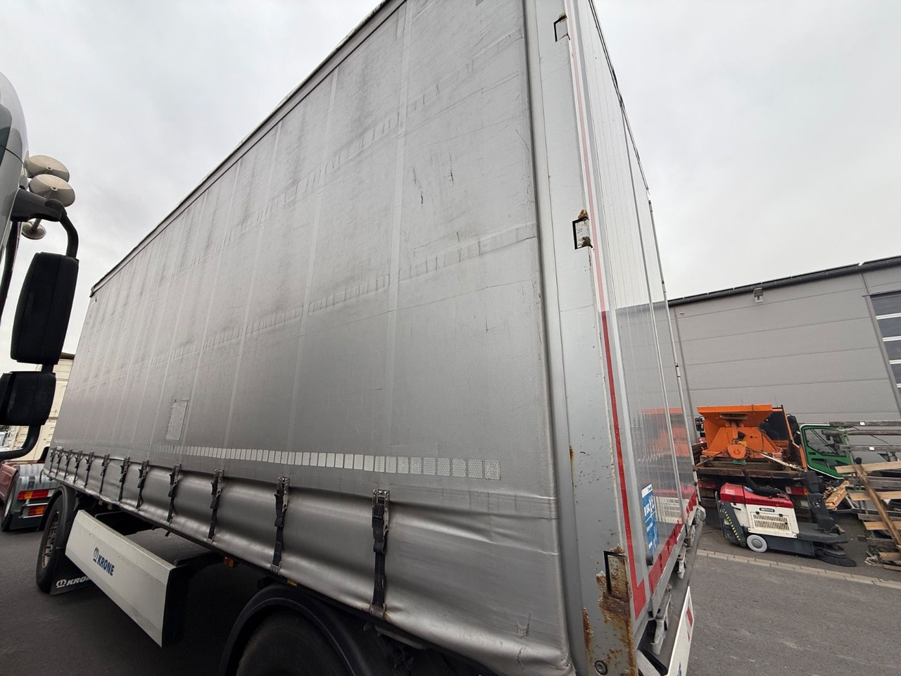 Krone AZ 18F DB06CLNF Curtainsider Pritsche/Plane - Remolque con toldo: foto 3 Krone AZ 18F DB06CLNF Curtainsider Pritsche/Plane - Remolque con toldo: foto 3