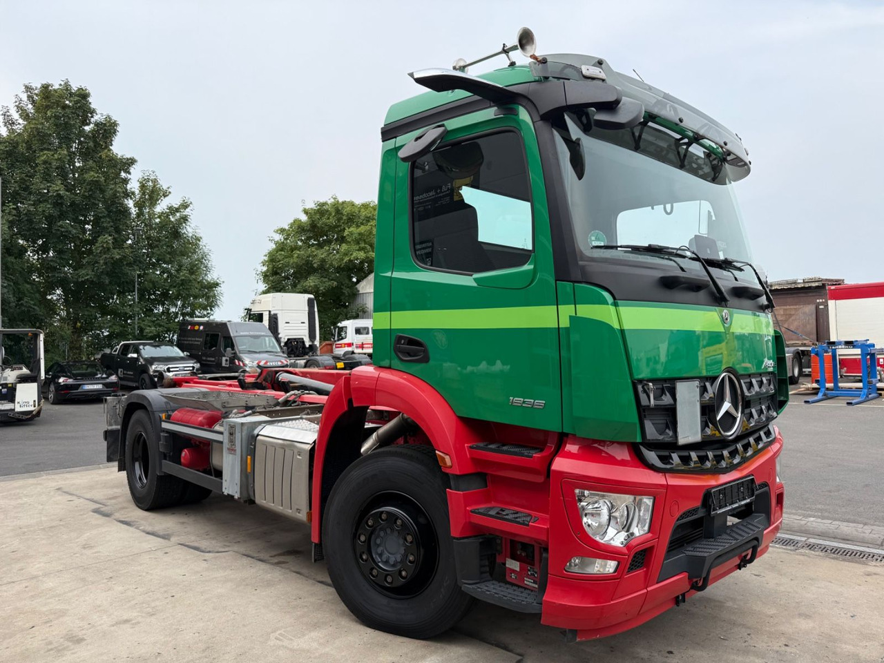 Mercedes-Benz Arocs 1836/10,7L/Hiab Ultima 14S/4x2/Autom./Top - Camión multibasculante: foto 4 Mercedes-Benz Arocs 1836/10,7L/Hiab Ultima 14S/4x2/Autom./Top - Camión multibasculante: foto 4