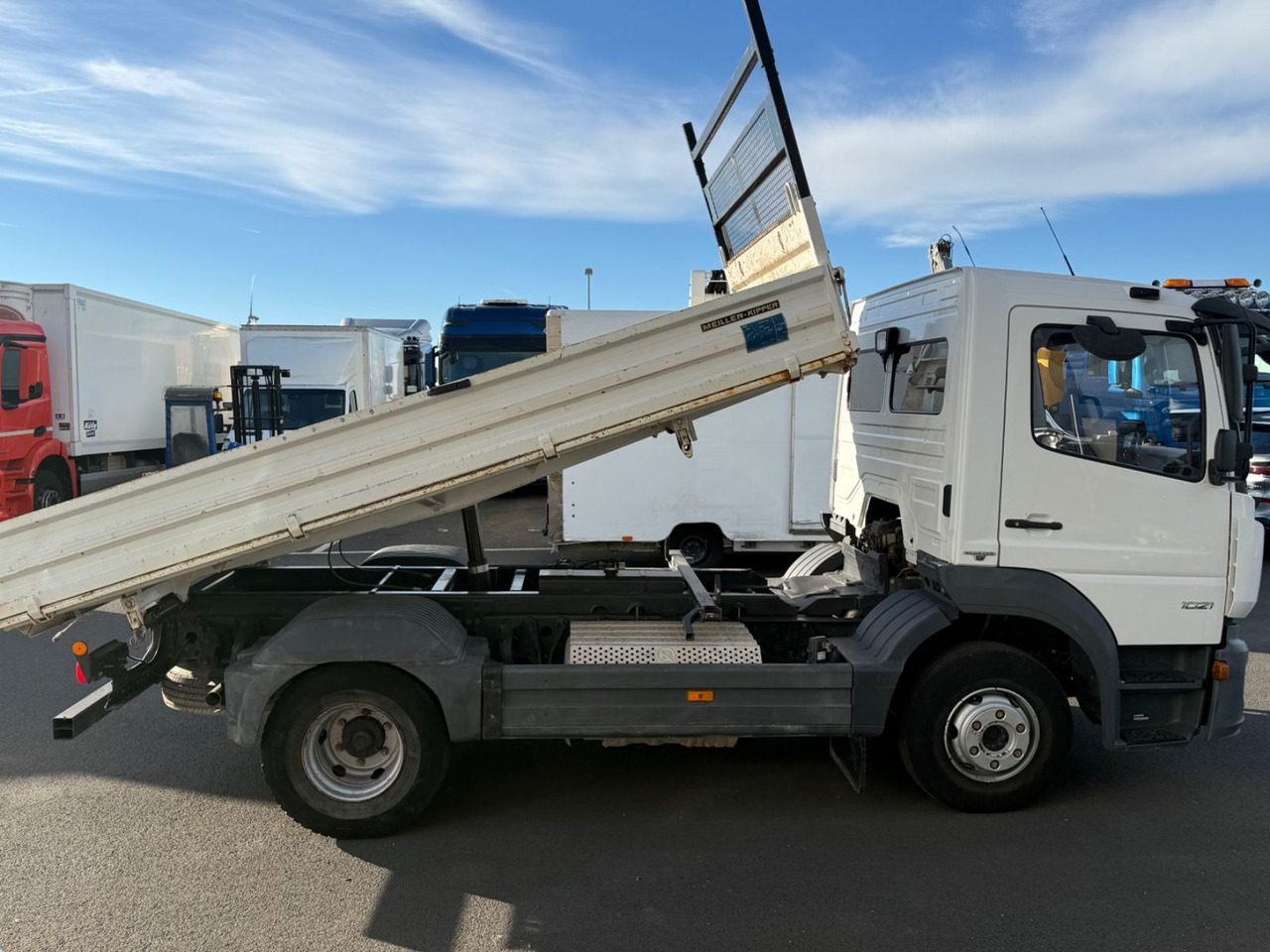 Mercedes-Benz Atego 3 4x2 1021 Meiller, Ahk, Klima, Tüv neu - Camión volquete: foto 4 Mercedes-Benz Atego 3 4x2 1021 Meiller, Ahk, Klima, Tüv neu - Camión volquete: foto 4