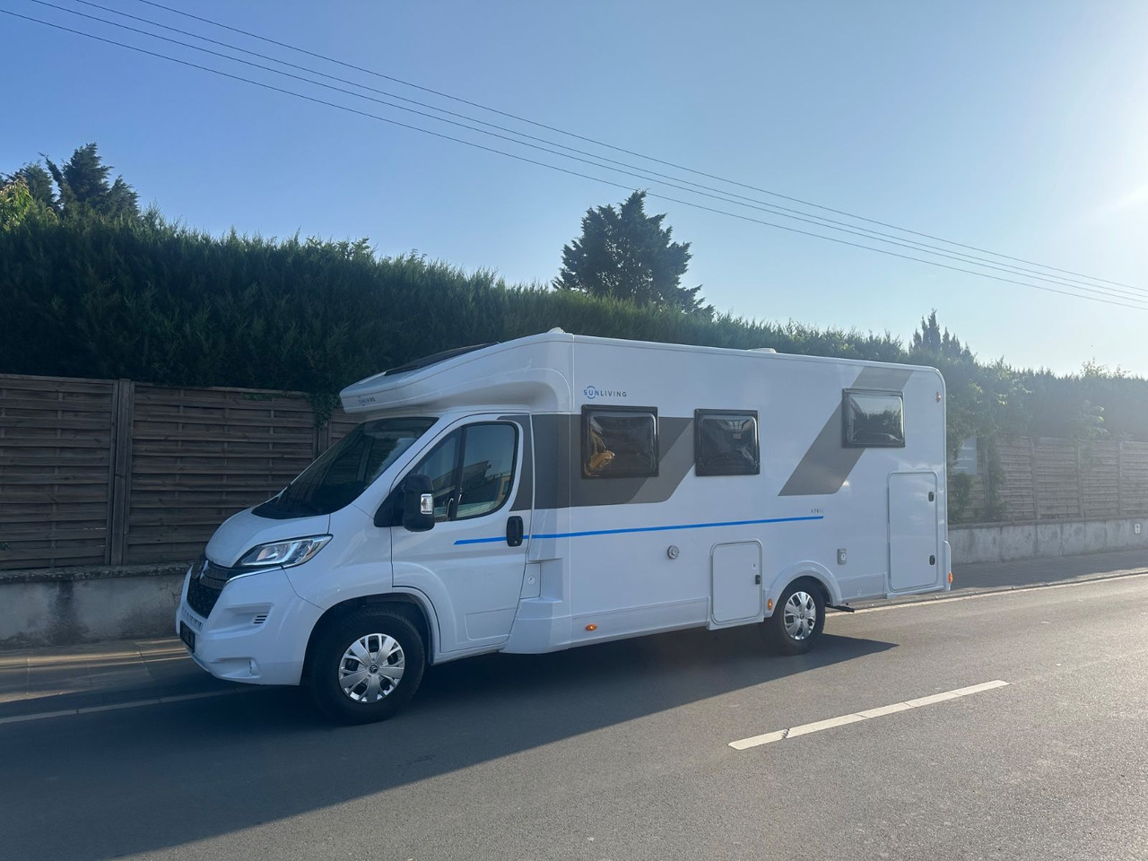Sun Living S 75 SL XTRA Hubbett/Solar/Panorama/Markise - Autocaravana perfilada: foto 1 Sun Living S 75 SL XTRA Hubbett/Solar/Panorama/Markise - Autocaravana perfilada: foto 1