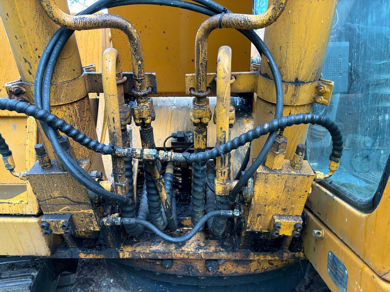 Excavadora de cadenas Crawler excavator Hyundai 180 LC-3: foto 19