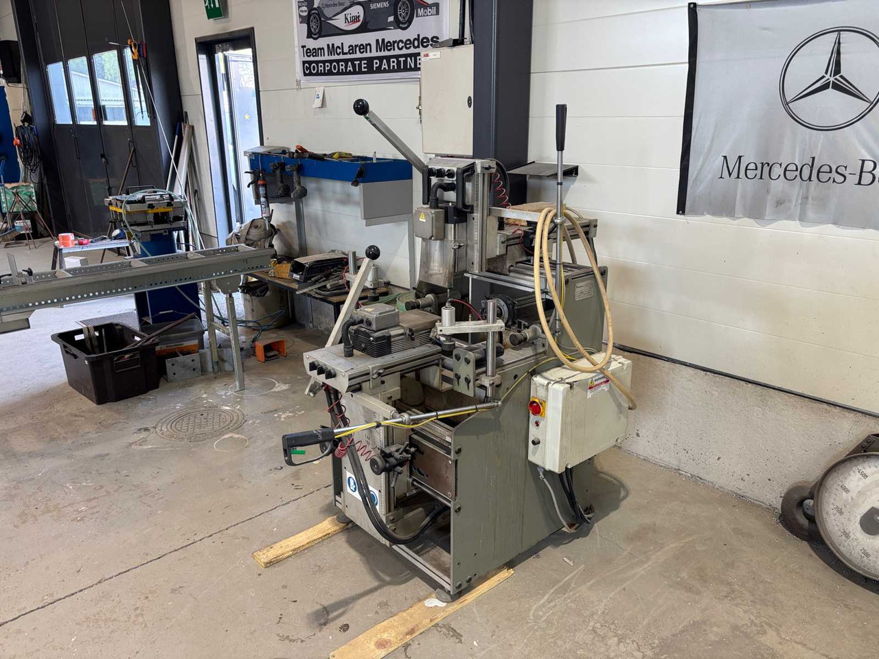 Three-spindle copy milling cutter P macchine s.r.l 03P - Fresadora: foto 3 Three-spindle copy milling cutter P macchine s.r.l 03P - Fresadora: foto 3