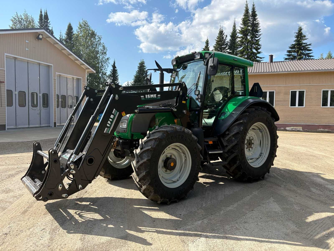 Tractor Valtra C120 4.4 - Tractor: foto 1 Tractor Valtra C120 4.4 - Tractor: foto 1
