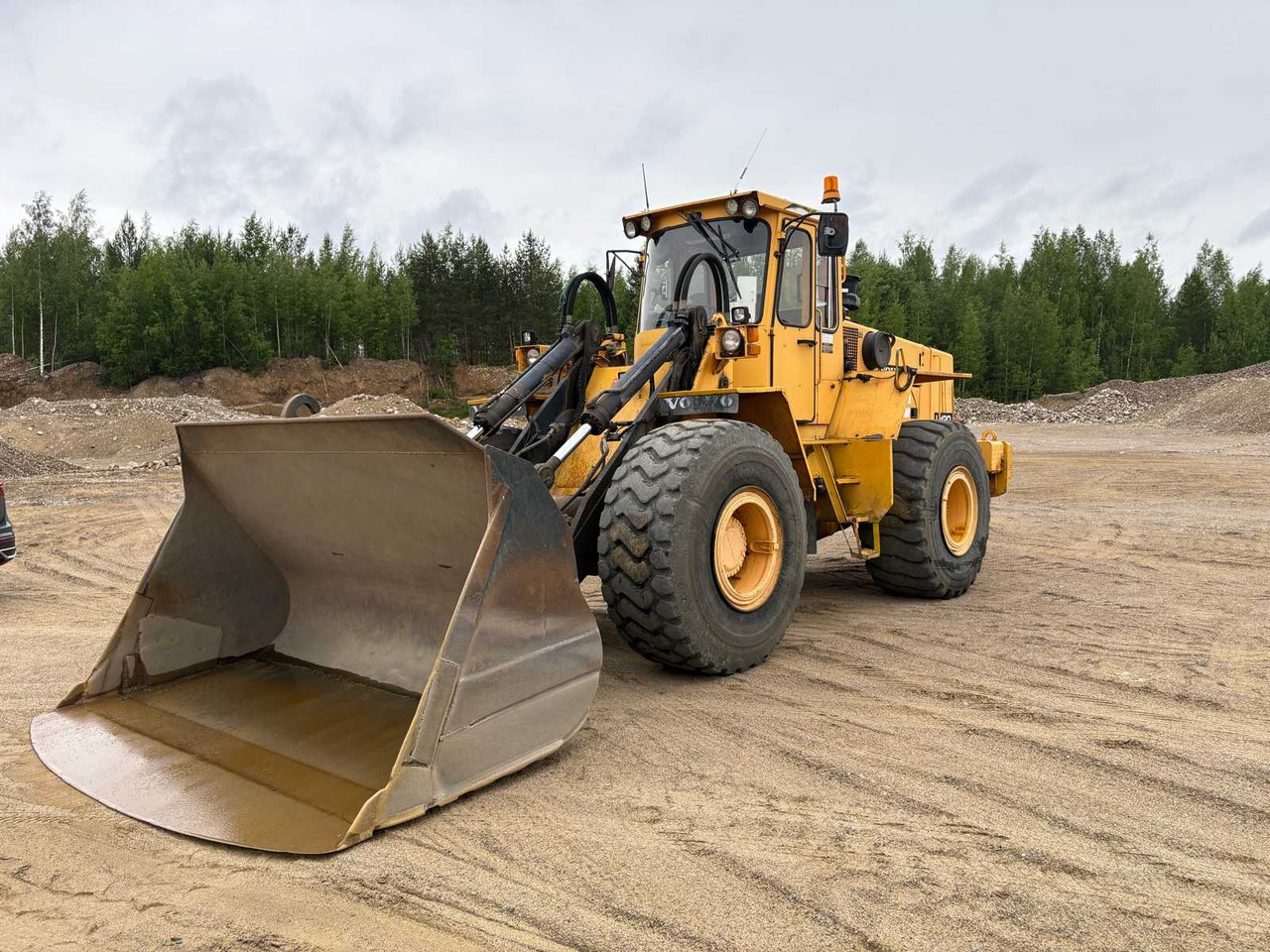 Wheel loader Volvo BM L120 - Cargadora de ruedas: foto 1 Wheel loader Volvo BM L120 - Cargadora de ruedas: foto 1