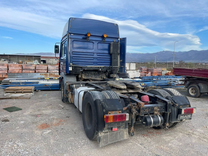 MAN 19.464 F2000 - Cabeza tractora: foto 5 MAN 19.464 F2000 - Cabeza tractora: foto 5