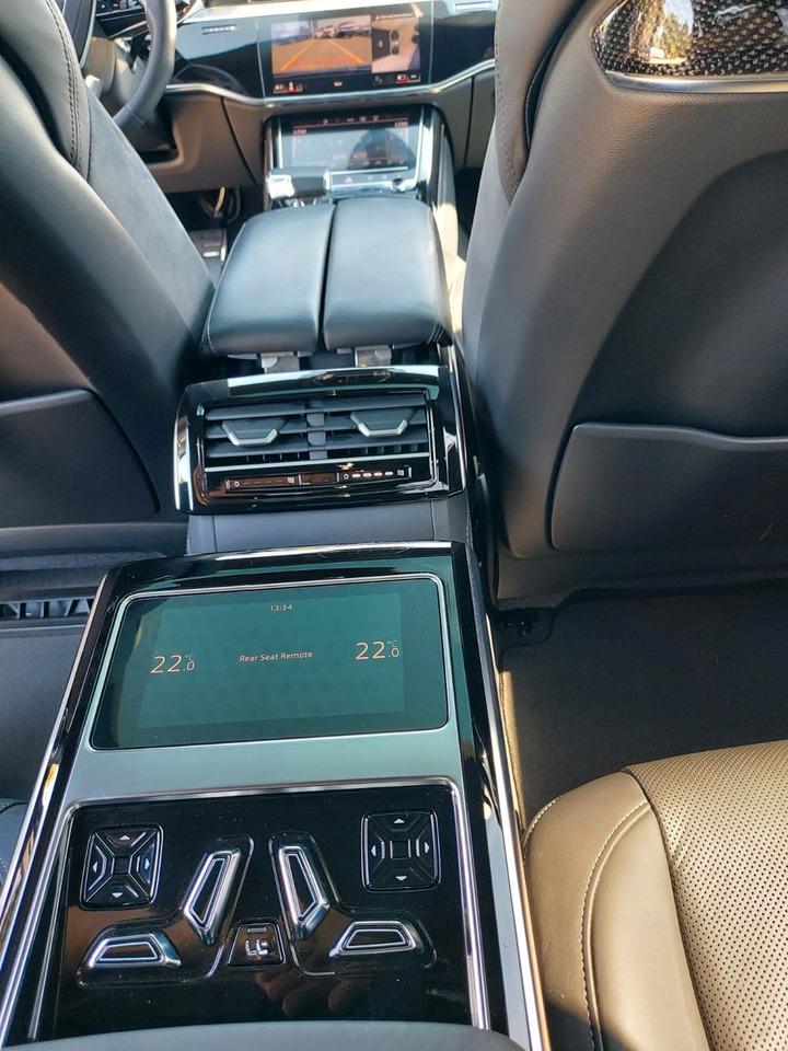 Audi A8 50 TDI quattro S-Line HUD B&O NightVision - Sedan: foto 3 Audi A8 50 TDI quattro S-Line HUD B&O NightVision - Sedan: foto 3