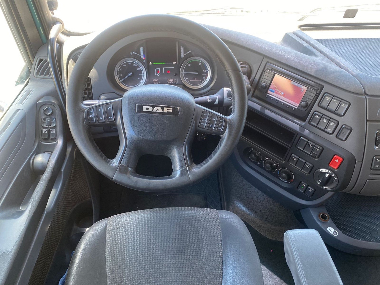 Leasing para  DAF XF 440 EURO 6 KIPPHYDRAULIK ALUFELGEN DAF XF 440 EURO 6 KIPPHYDRAULIK ALUFELGEN: foto 14