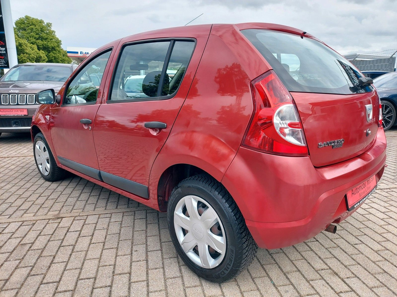 Dacia Sandero 1.4 MPI CD-Radio M+S - Sedan: foto 4 Dacia Sandero 1.4 MPI CD-Radio M+S - Sedan: foto 4