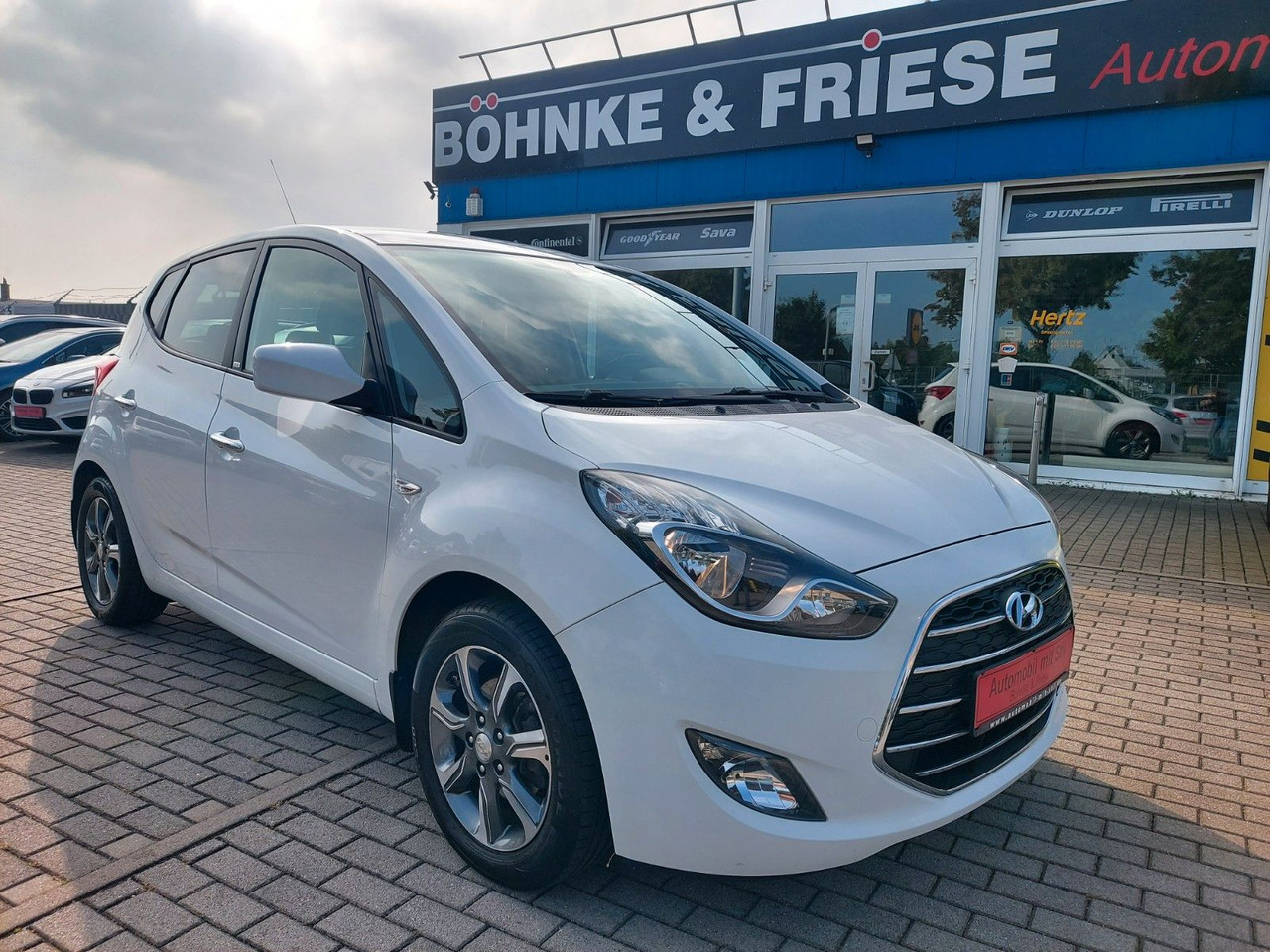 Hyundai ix20 Passion Automatik Klima PDC AHK - Coche: foto 1 Hyundai ix20 Passion Automatik Klima PDC AHK - Coche: foto 1