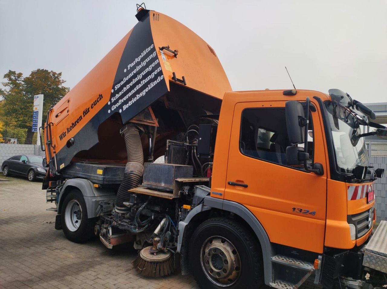 Mercedes-Benz Atego 2 6-Zyl. 4x2 1324 Schmidt SK 600 Klima - Barredora vial: foto 2 Mercedes-Benz Atego 2 6-Zyl. 4x2 1324 Schmidt SK 600 Klima - Barredora vial: foto 2