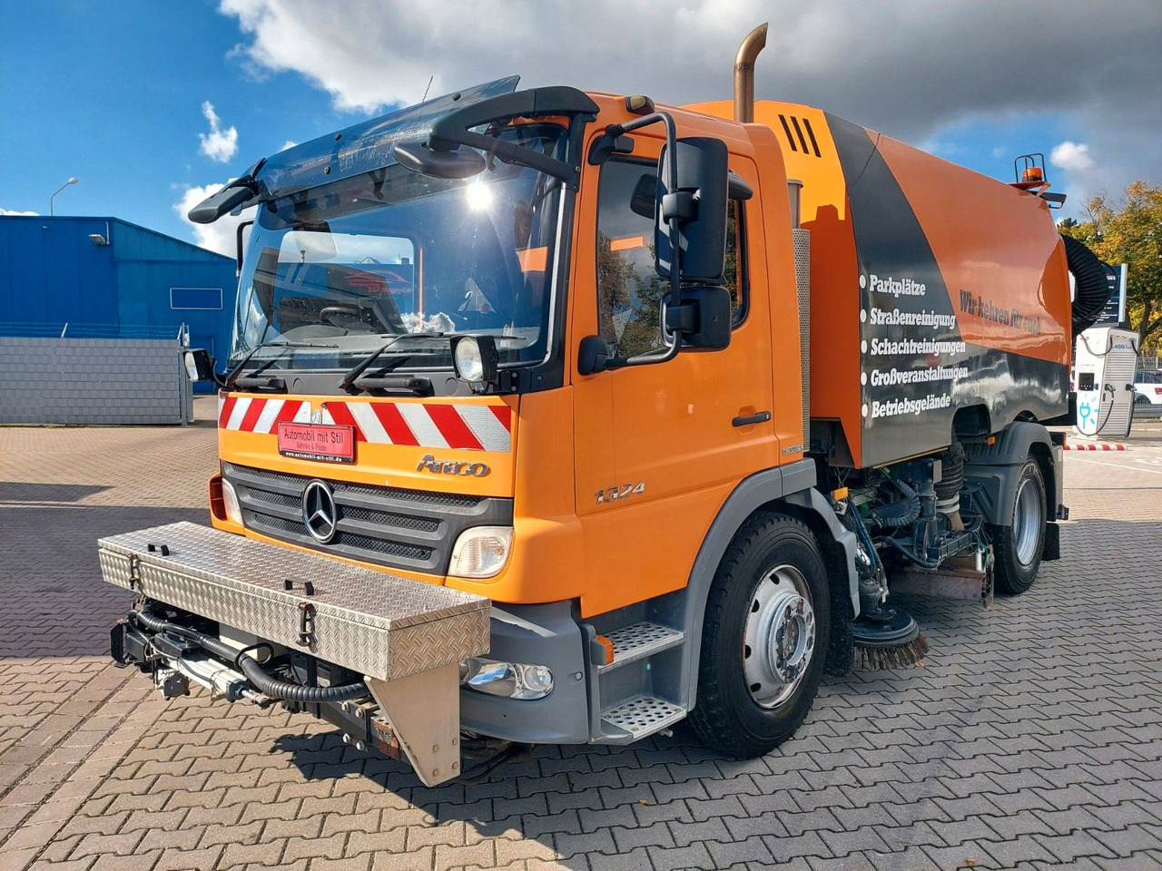 Mercedes-Benz Atego 2 6-Zyl. 4x2 1324 Schmidt SK 600 Klima - Barredora vial: foto 1 Mercedes-Benz Atego 2 6-Zyl. 4x2 1324 Schmidt SK 600 Klima - Barredora vial: foto 1