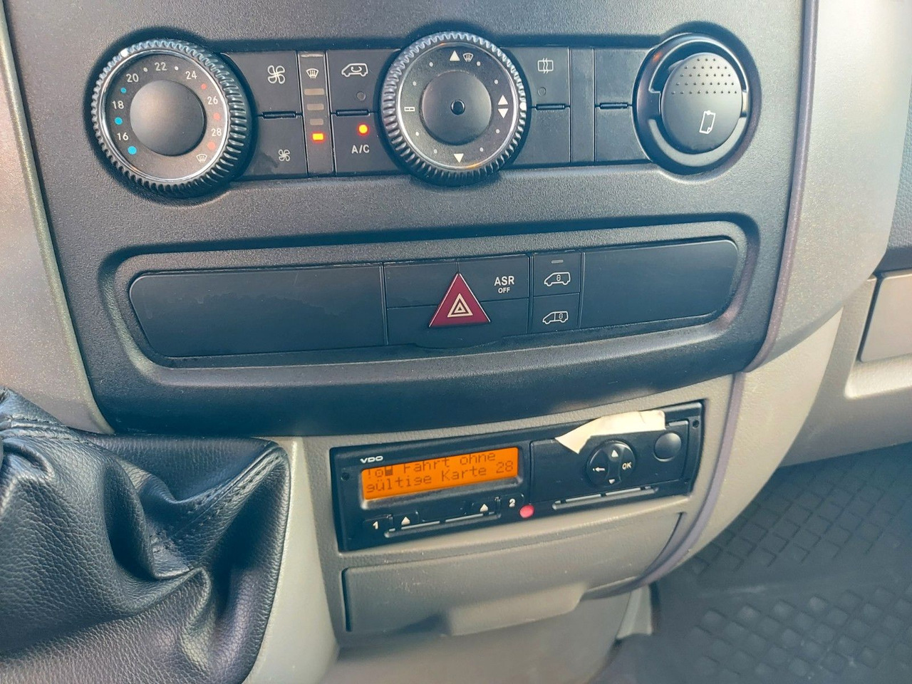 Mercedes-Benz Sprinter II Kasten 516 5T KLIMA AHK MAXI - Furgón: foto 4 Mercedes-Benz Sprinter II Kasten 516 5T KLIMA AHK MAXI - Furgón: foto 4